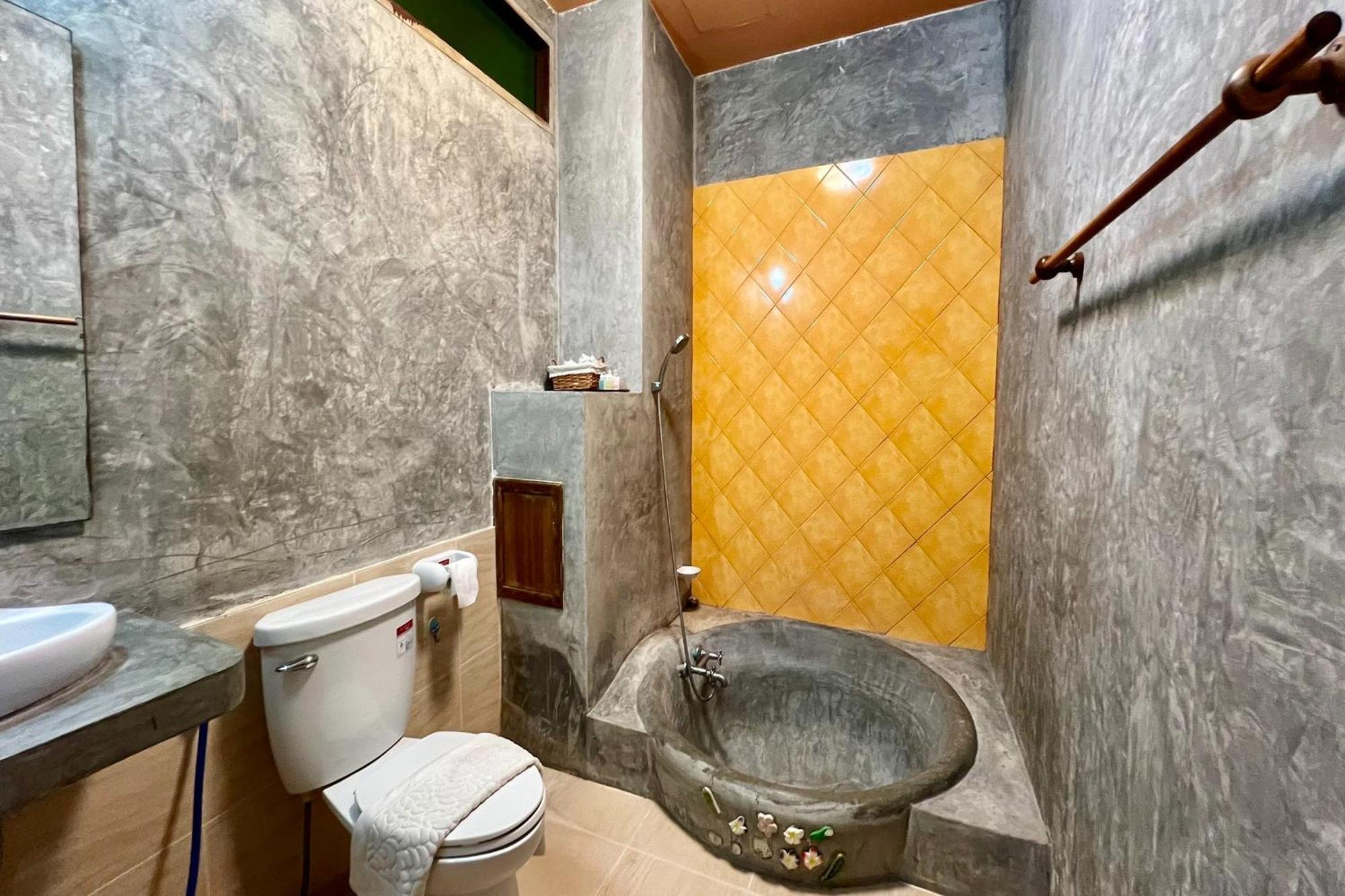 Amethyst Hotel Chiang Mai Extérieur photo