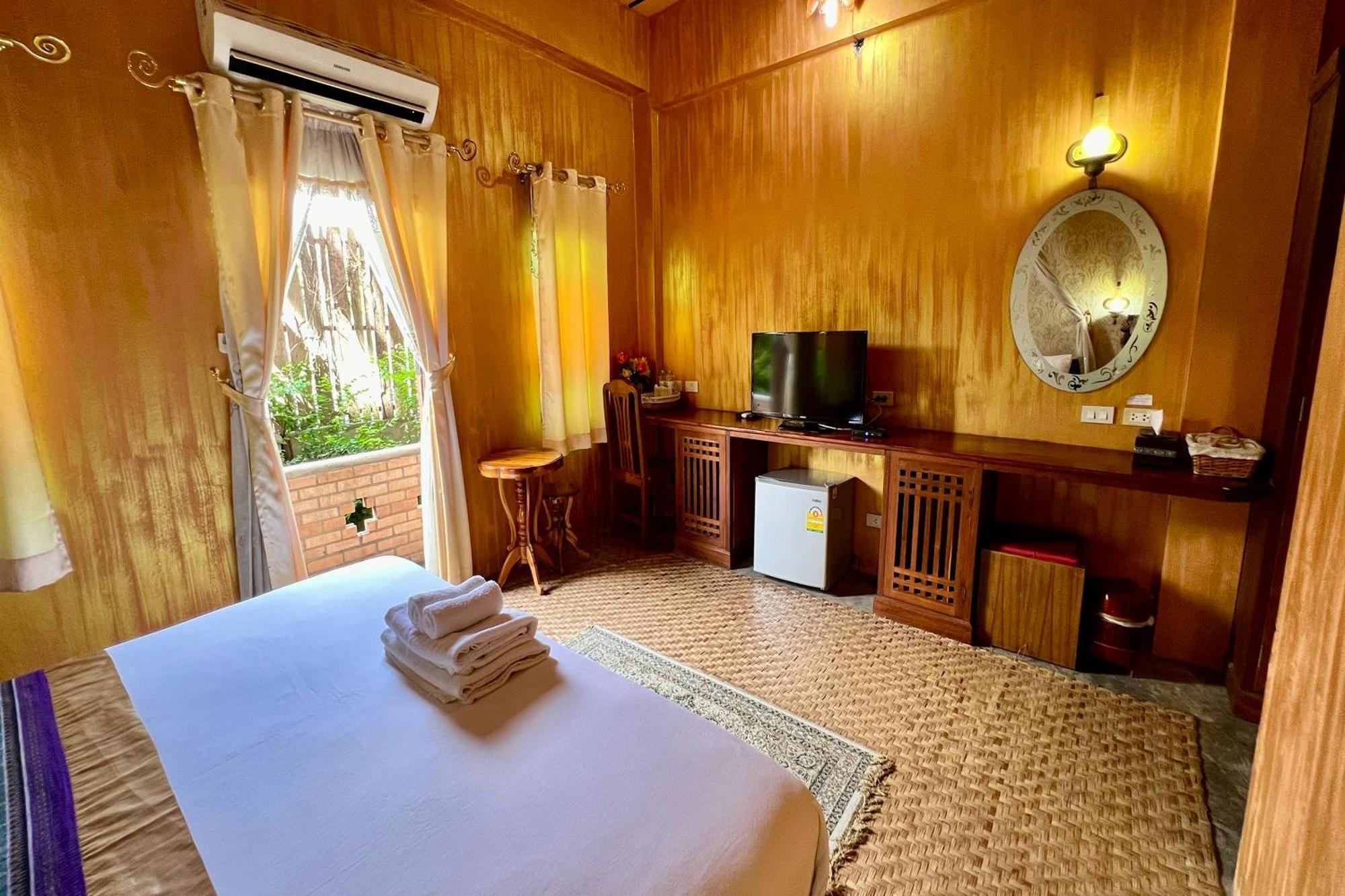 Amethyst Hotel Chiang Mai Extérieur photo