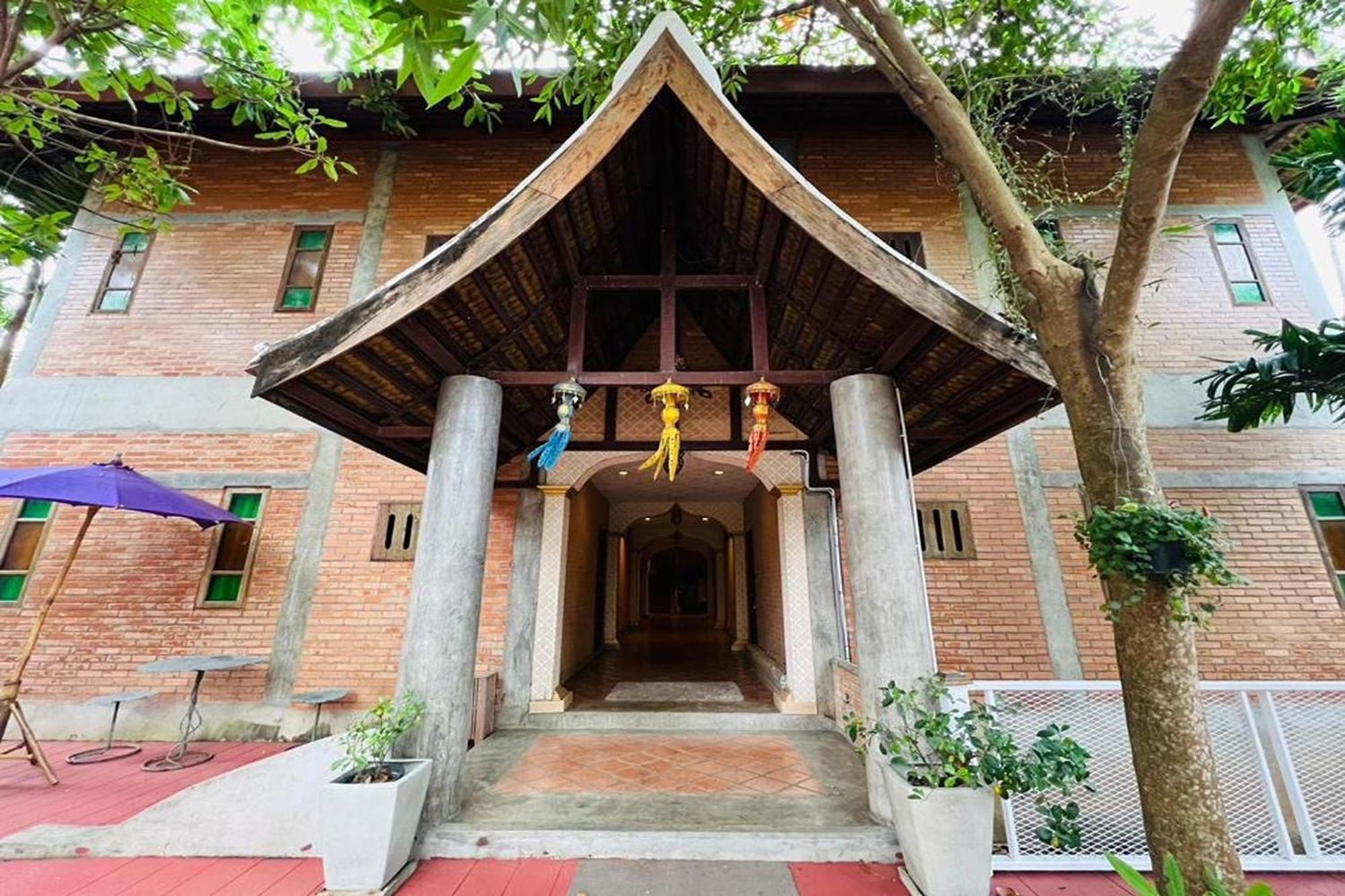 Amethyst Hotel Chiang Mai Extérieur photo